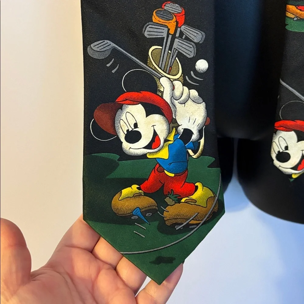 Mickey Unlimited Vintage Mickey Goofy Pluto Donald Golfing Necktie Tie